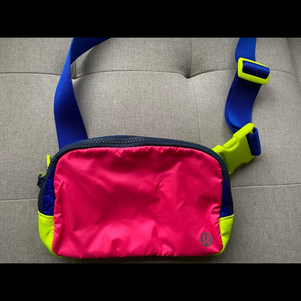 Luluemon Everywhere Belt Bag